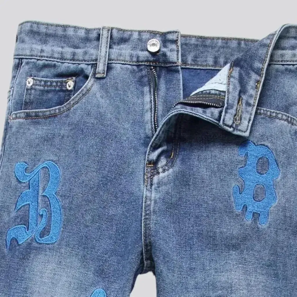 Light-wash embroidered jeans