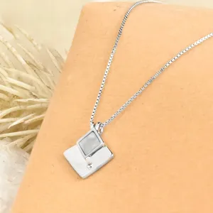 Overlapping Squares Necklace